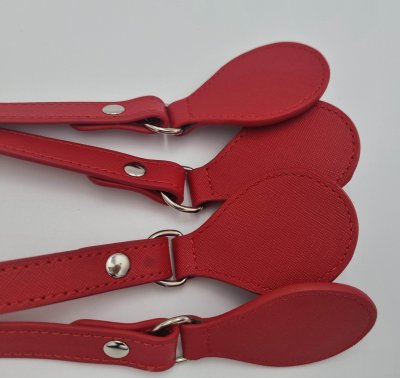 Piros lapos fazonú fül 68 cm 